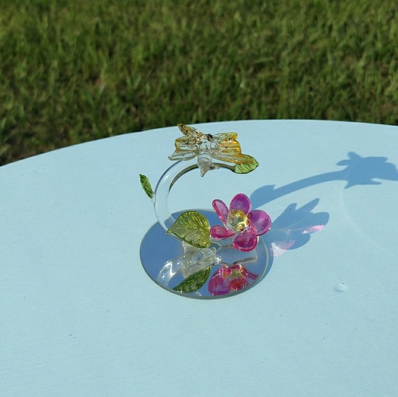 SOLD Butterfly Flower Spun Glass Ornament Figurine - Picture 3 of 4